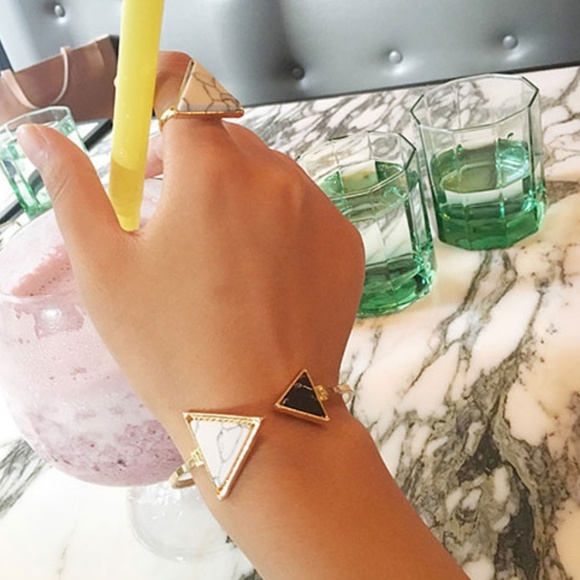 RENNE | Adjustable Triangle Marble Boho Bracelet - Picture 3 of 6